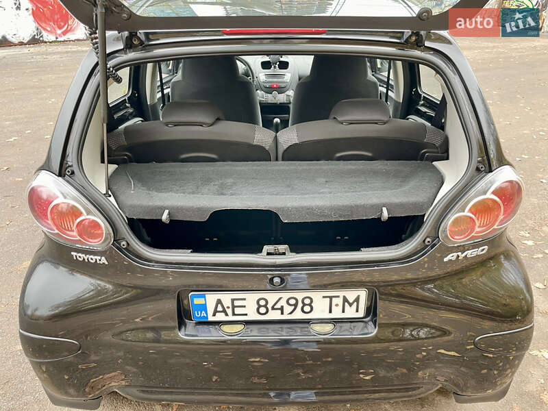 Хэтчбек Toyota Aygo 2012 в Днепре