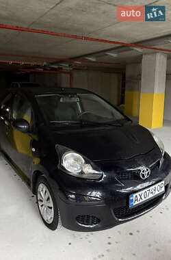 Хетчбек Toyota Aygo 2010 в Харкові