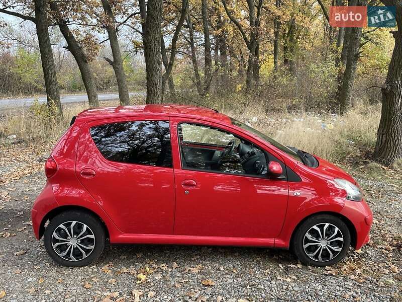 Хетчбек Toyota Aygo 2006 в Запоріжжі