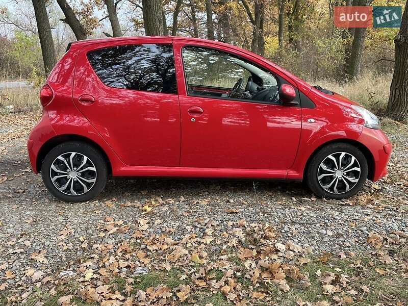 Хетчбек Toyota Aygo 2006 в Запоріжжі