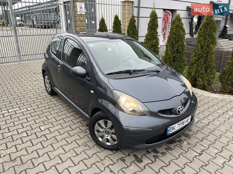 Хэтчбек Toyota Aygo 2008 в Здолбунове