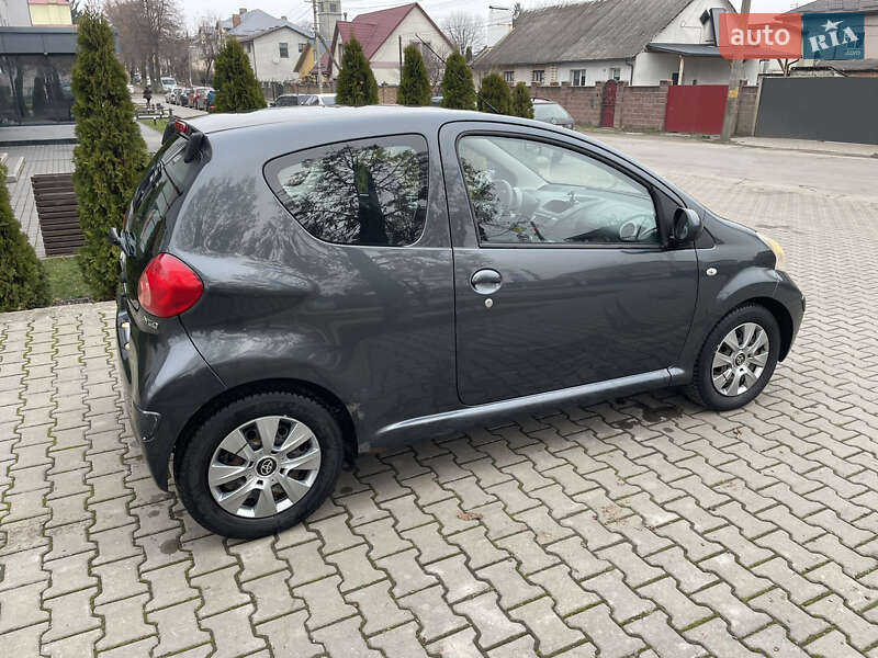 Хэтчбек Toyota Aygo 2008 в Здолбунове