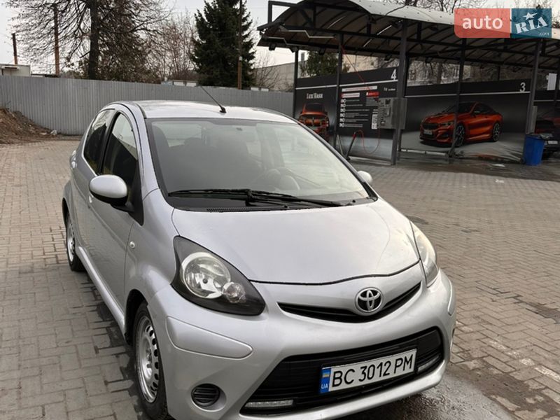 Хэтчбек Toyota Aygo 2014 в Львове фото Хэтчбек Toyota Aygo 2014 в Львове