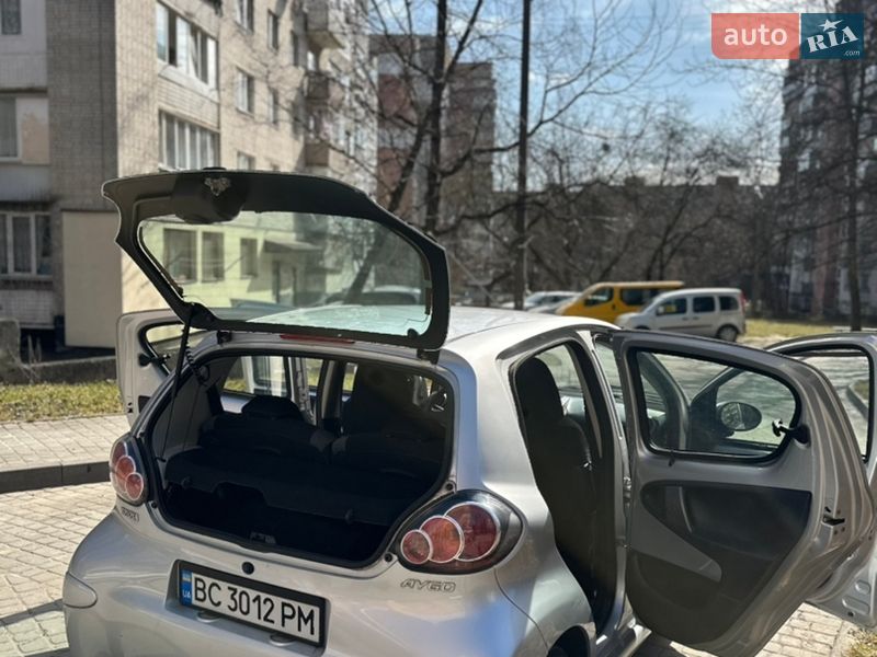 Хэтчбек Toyota Aygo 2014 в Львове фото 10 Хэтчбек Toyota Aygo 2014 в Львове