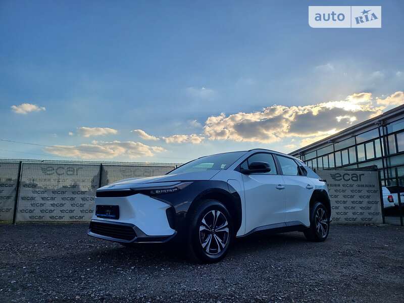 Позашляховик / Кросовер Toyota bZ4X 2023 в Києві
