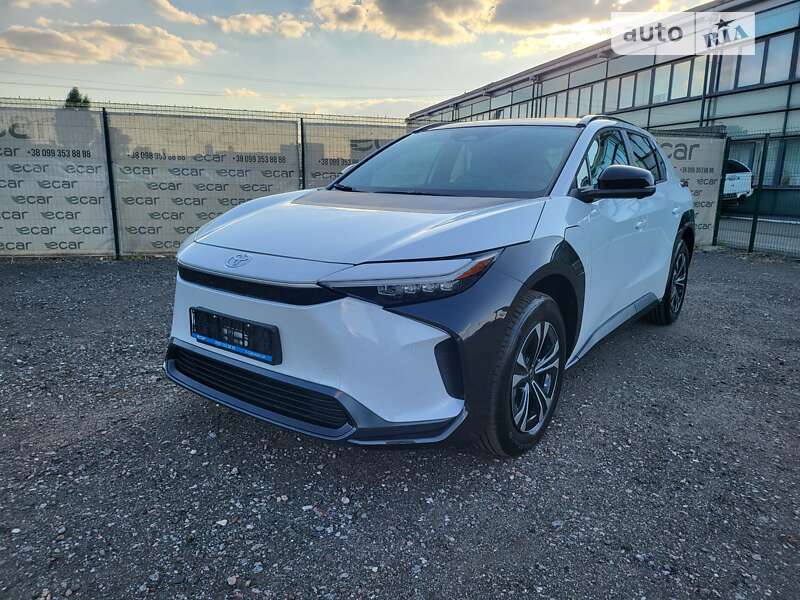 Позашляховик / Кросовер Toyota bZ4X 2023 в Києві
