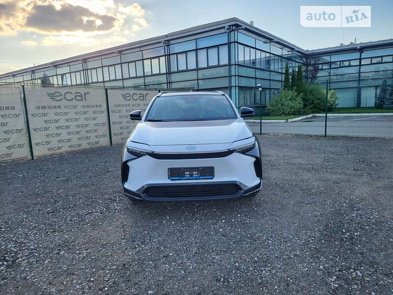 Позашляховик / Кросовер Toyota bZ4X 2023 в Києві