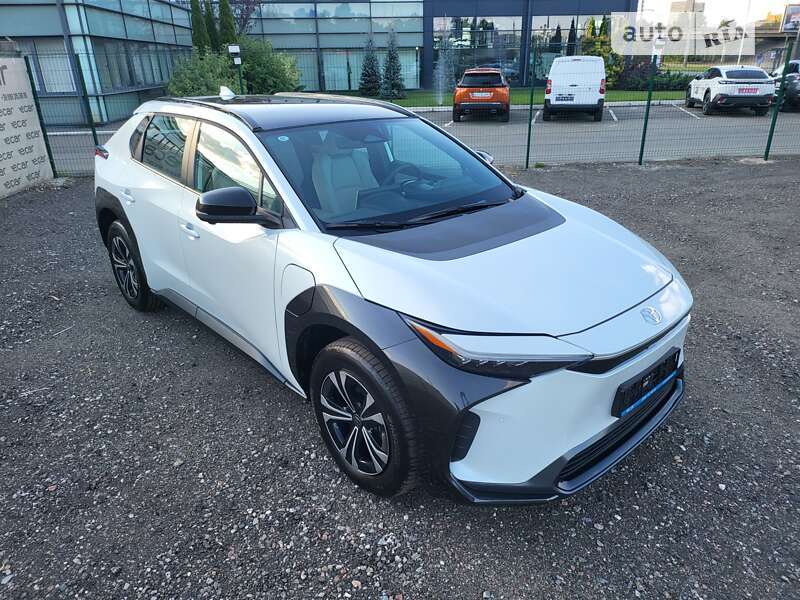 Позашляховик / Кросовер Toyota bZ4X 2023 в Києві