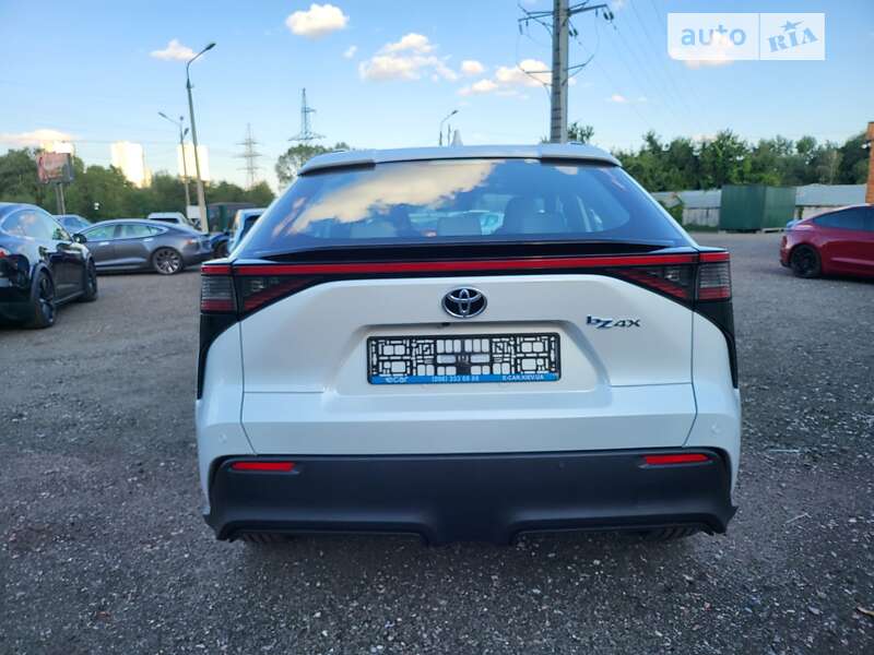 Позашляховик / Кросовер Toyota bZ4X 2023 в Києві