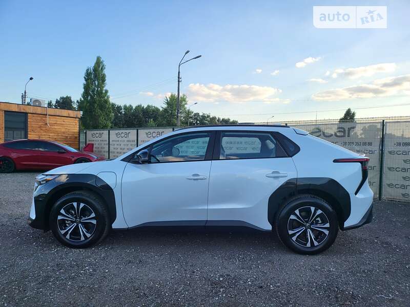 Позашляховик / Кросовер Toyota bZ4X 2023 в Києві