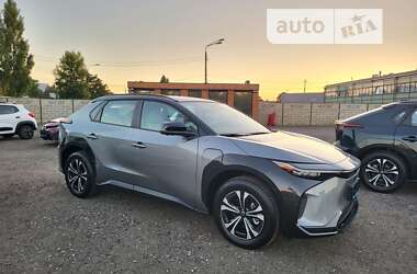 Внедорожник / Кроссовер Toyota bZ4X 2023 в 