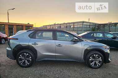Внедорожник / Кроссовер Toyota bZ4X 2023 в 
