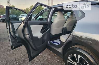Внедорожник / Кроссовер Toyota bZ4X 2023 в 