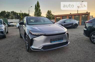 Внедорожник / Кроссовер Toyota bZ4X 2023 в 