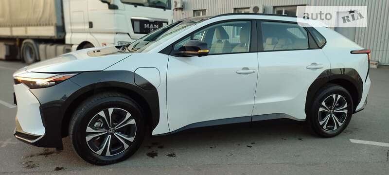 Внедорожник / Кроссовер Toyota bZ4X 2022 в Киеве