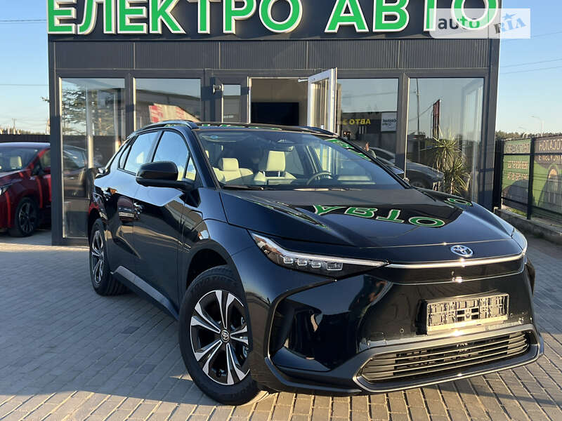 Внедорожник / Кроссовер Toyota bZ4X 2023 в Львове