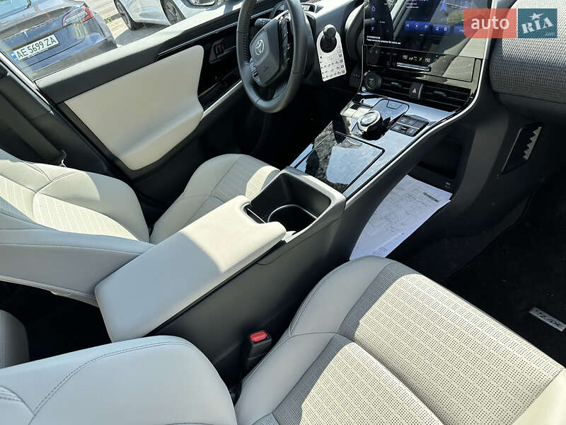 Внедорожник / Кроссовер Toyota bZ4X 2023 в Днепре