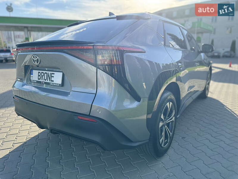 Внедорожник / Кроссовер Toyota bZ4X 2022 в Киеве