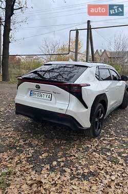 Позашляховик / Кросовер Toyota bZ4X 2023 в 