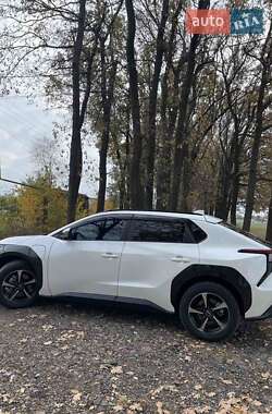 Позашляховик / Кросовер Toyota bZ4X 2023 в 