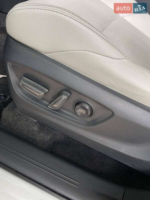 Внедорожник / Кроссовер Toyota bZ4X 2023 в Одессе