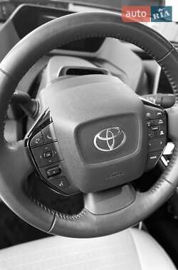 Позашляховик / Кросовер Toyota bZ4X 2023 в 