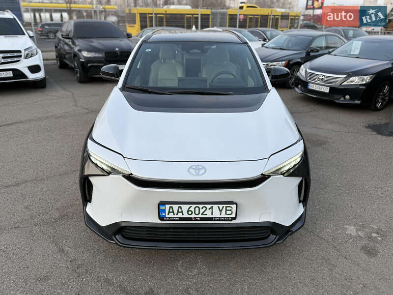 Внедорожник / Кроссовер Toyota bZ4X 2022 в Киеве