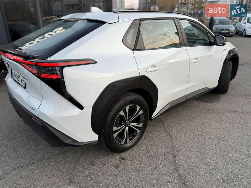 Внедорожник / Кроссовер Toyota bZ4X 2022 в Киеве