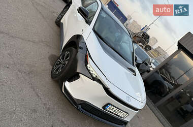 Внедорожник / Кроссовер Toyota bZ4X 2022 в 