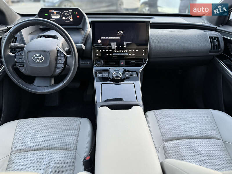 Внедорожник / Кроссовер Toyota bZ4X 2022 в Киеве