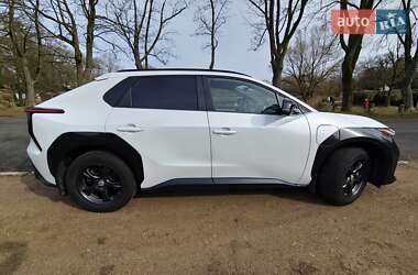 Внедорожник / Кроссовер Toyota bZ4X 2023 в 