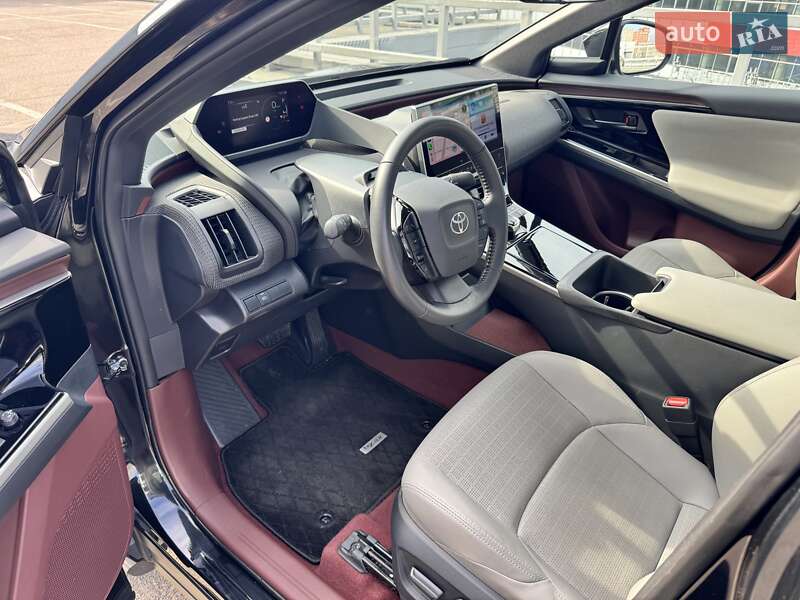 Позашляховик / Кросовер Toyota bZ4X 2022 в Дніпрі