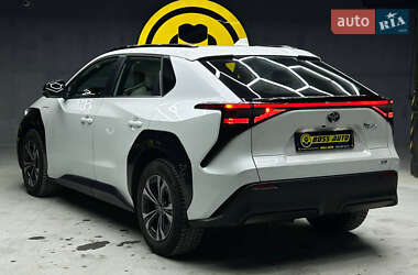 Внедорожник / Кроссовер Toyota bZ4X 2022 в 