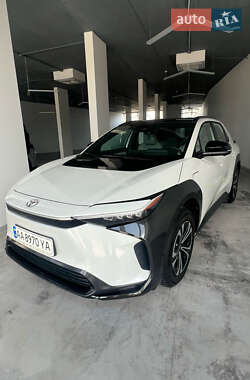 Позашляховик / Кросовер Toyota bZ4X 2022 в 