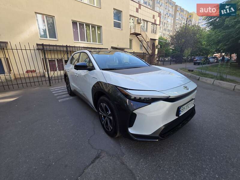 Внедорожник / Кроссовер Toyota bZ4X 2023 в Одессе