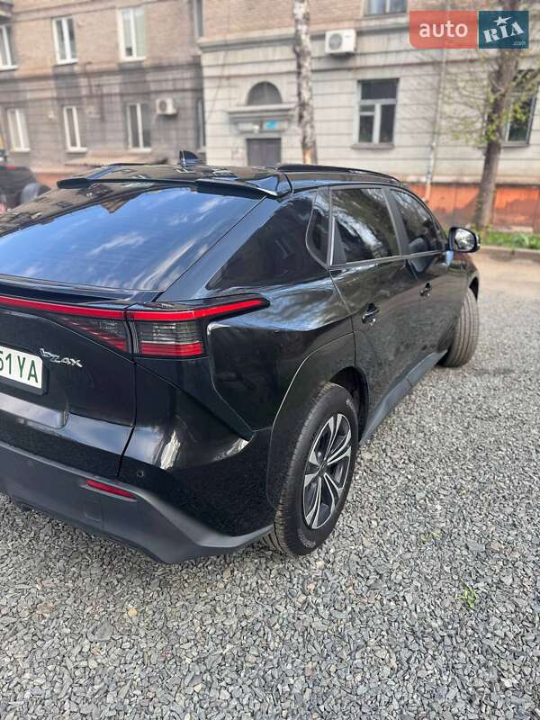 Позашляховик / Кросовер Toyota bZ4X 2022 в Кривому Розі