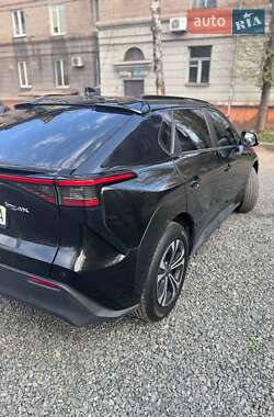Внедорожник / Кроссовер Toyota bZ4X 2022 в 