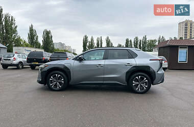 Внедорожник / Кроссовер Toyota bZ4X 2023 в 