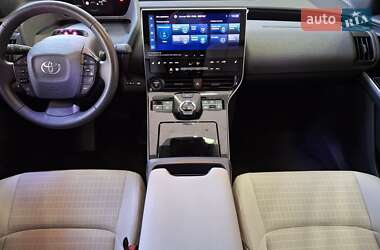 Внедорожник / Кроссовер Toyota bZ4X 2023 в 