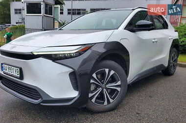 Внедорожник / Кроссовер Toyota bZ4X 2022 в Киеве