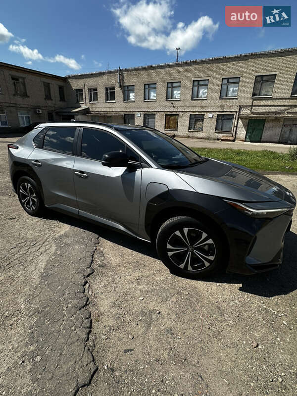 Внедорожник / Кроссовер Toyota bZ4X 2023 в Верхнеднепровске