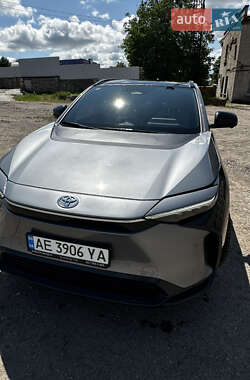 Внедорожник / Кроссовер Toyota bZ4X 2023 в 