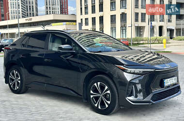 Внедорожник / Кроссовер Toyota bZ4X 2022 в 