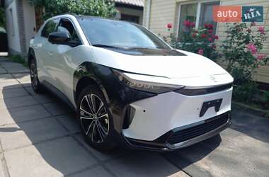 Внедорожник / Кроссовер Toyota bZ4X 2023 в 