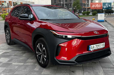 Внедорожник / Кроссовер Toyota bZ4X 2023 в 