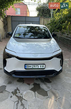 Внедорожник / Кроссовер Toyota bZ4X 2022 в 