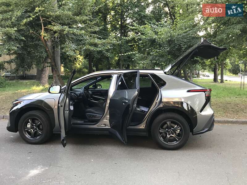 Внедорожник / Кроссовер Toyota bZ4X 2024 в Киеве