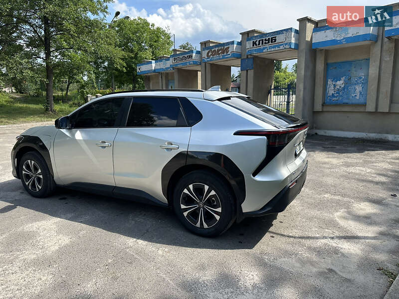 Внедорожник / Кроссовер Toyota bZ4X 2024 в Золочеве