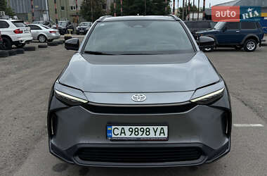 Позашляховик / Кросовер Toyota bZ4X 2023 в 