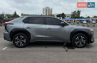 Позашляховик / Кросовер Toyota bZ4X 2023 в 